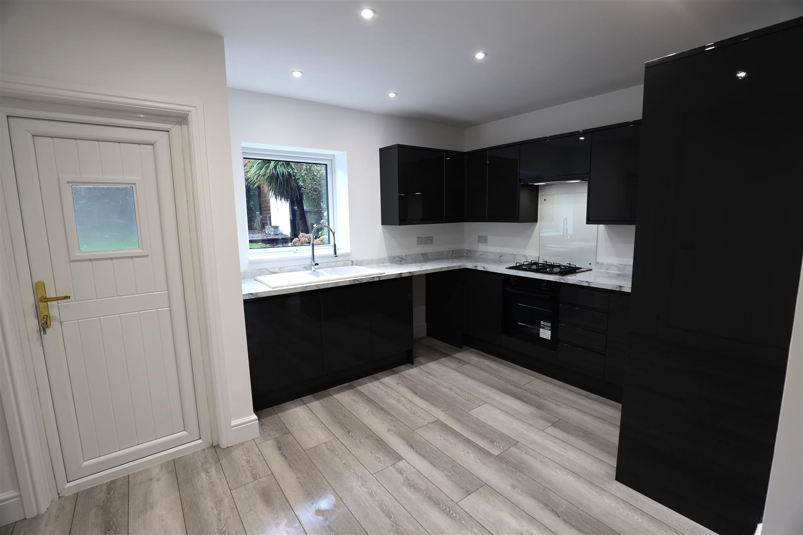 8 Grants Field The Downs, St Nicholas, Cardiff CF5 6SE